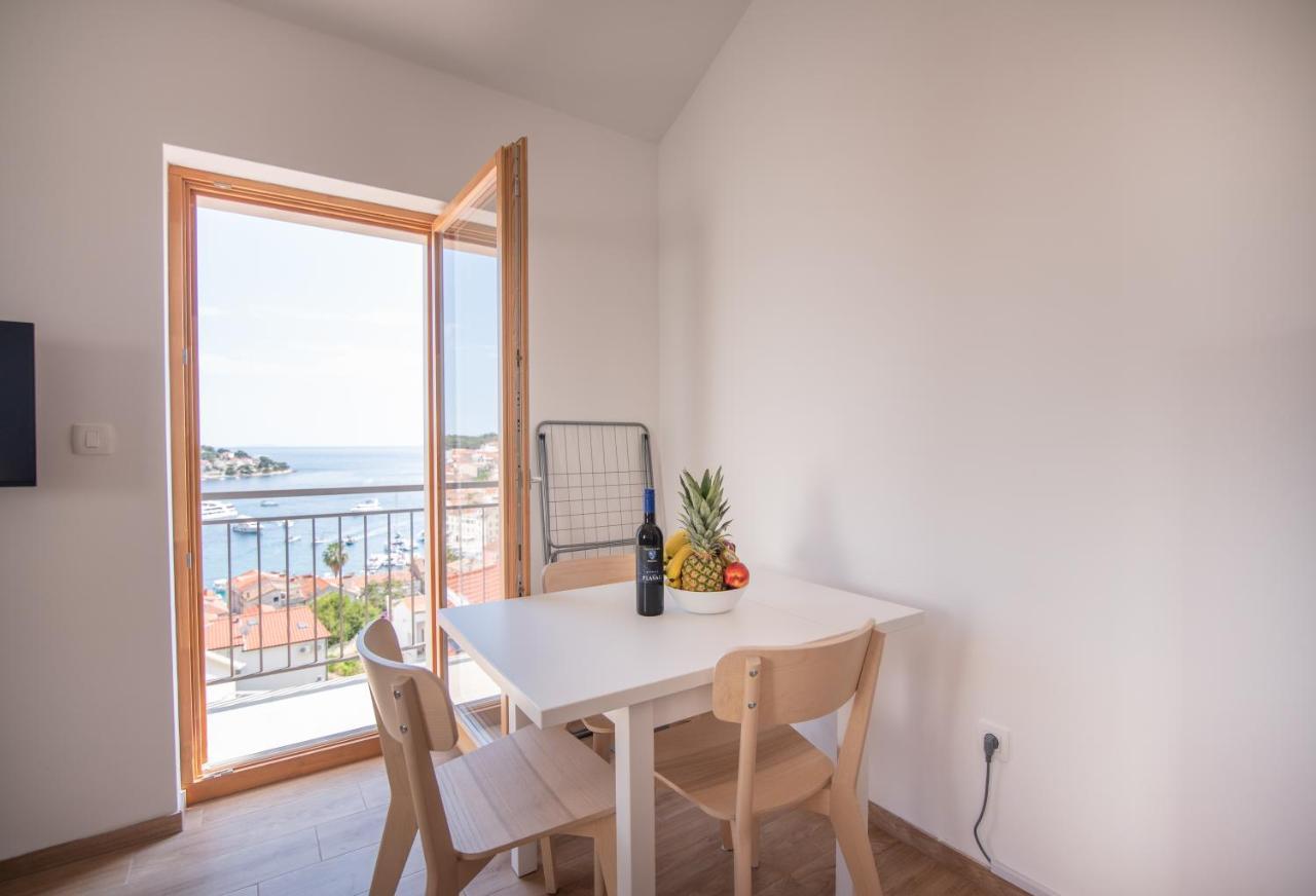 חוואר Brand New Apt W Balcony & Perfect Seaview At Center מראה חיצוני תמונה
